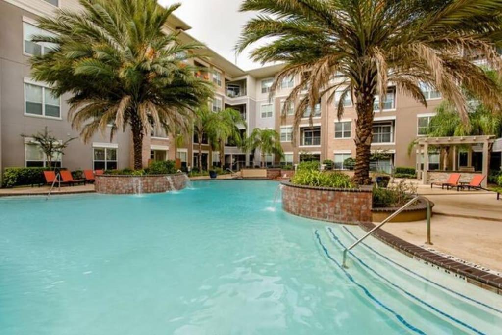 Chic 1Br Near NRG With Pool WiFi FreeParking