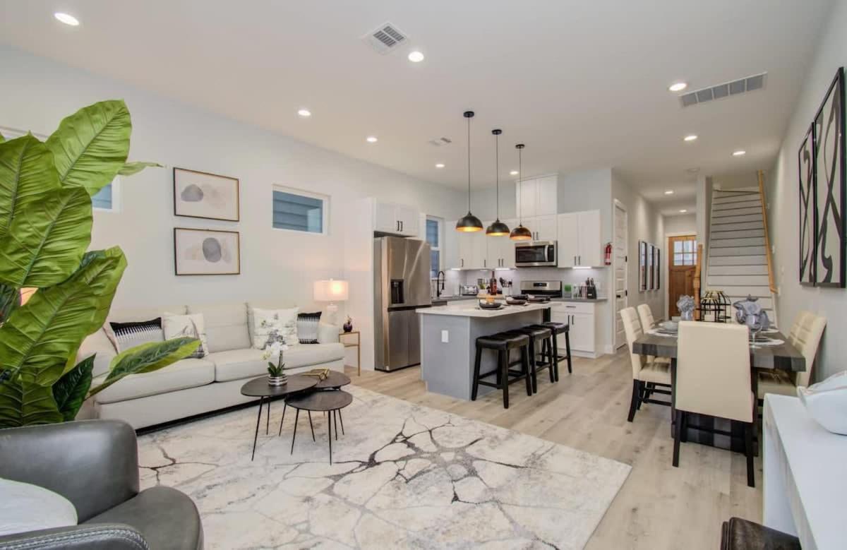 Heart of Houston – Modern 3BD Open-Concept