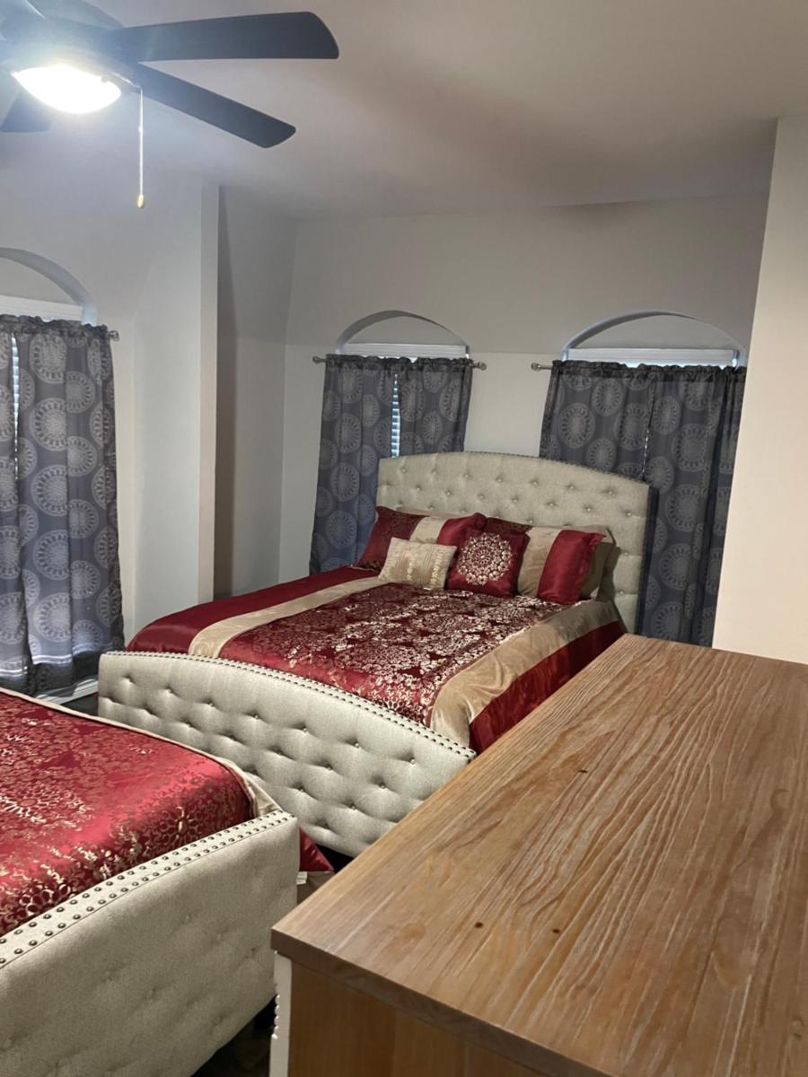 Huge one bedroom with 2 Queen size beds