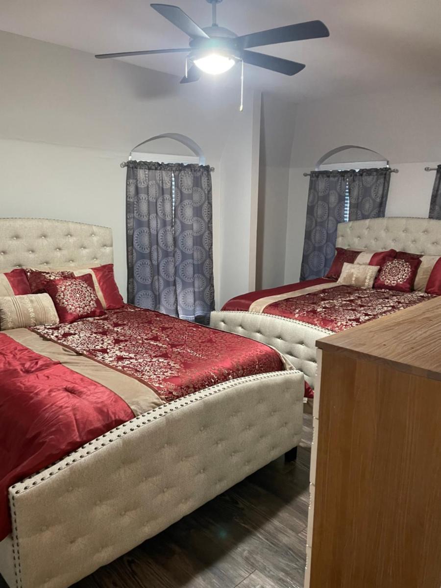 Huge one bedroom with 2 Queen size beds