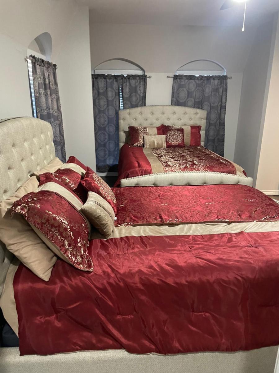 Huge one bedroom with 2 Queen size beds