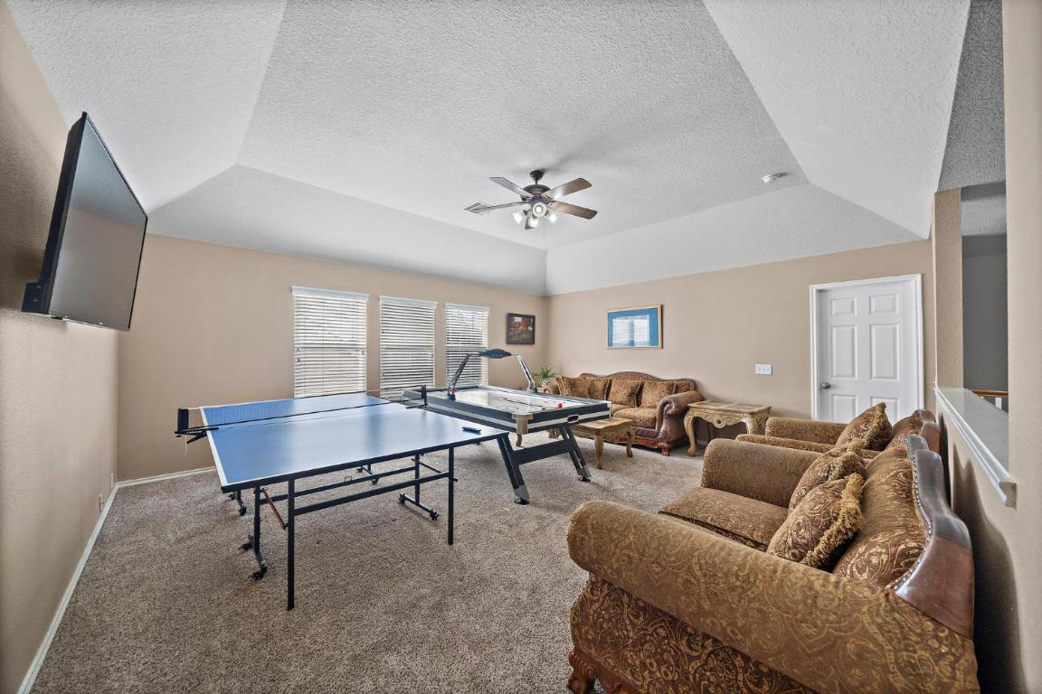 Katy Getaway Game Room Bbq Yard Sleeps 16