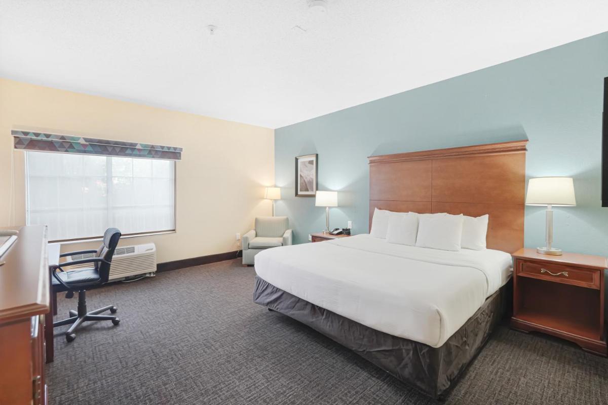 La Quinta by Wyndham Houston Hobby Airport