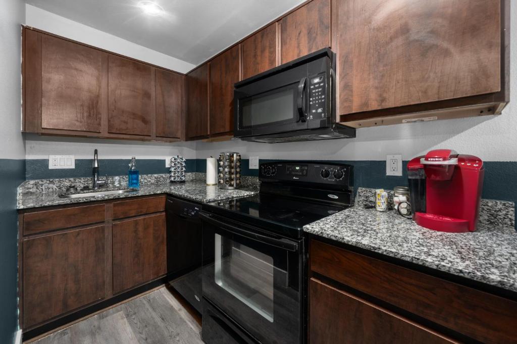 Modern Quirky Apt Near NRG Stadium & Medical Center