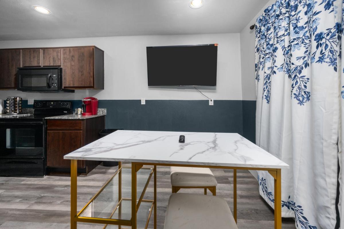 Modern Quirky Apt Near NRG Stadium & Medical Center