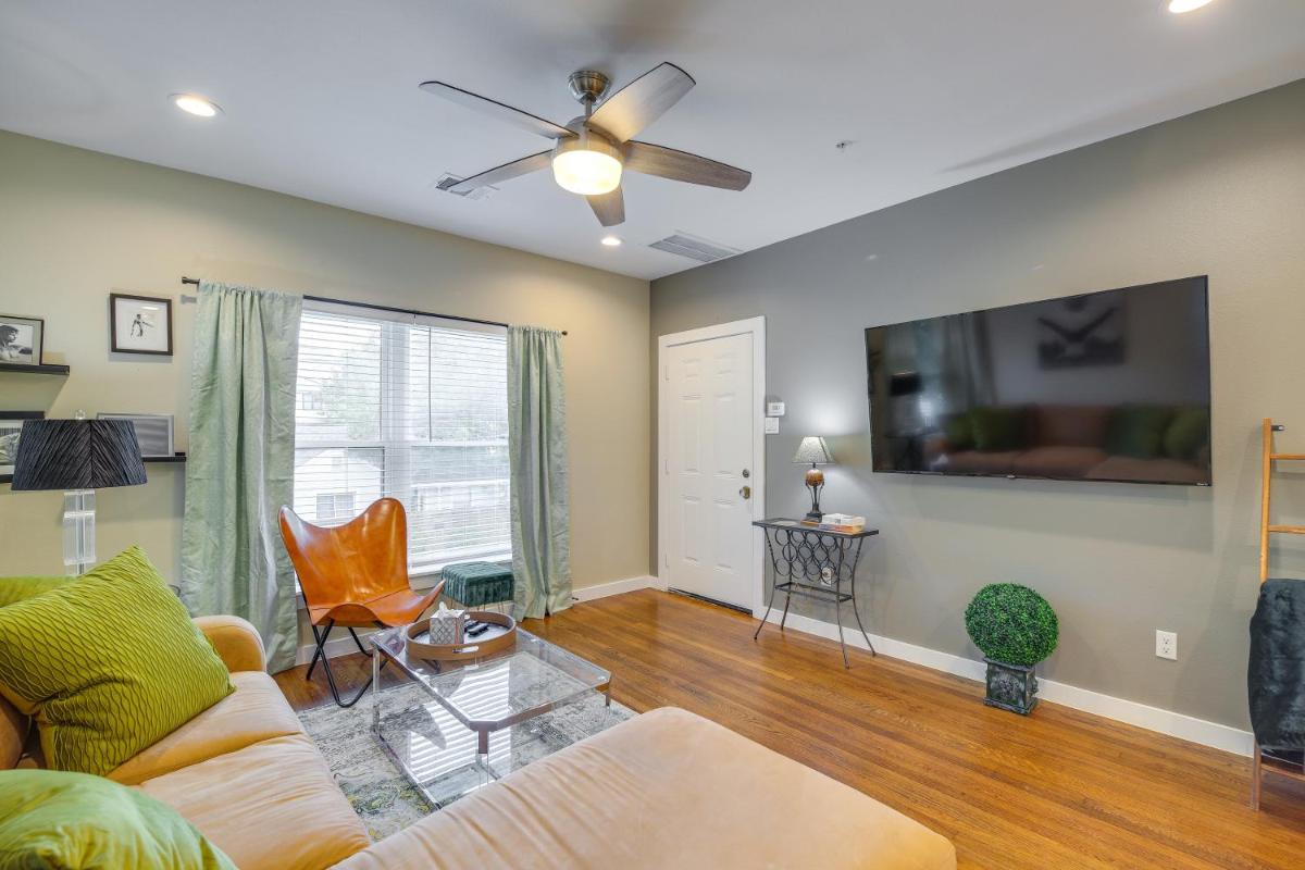 Pet-Friendly Houston Apartment Walk to Midtown!