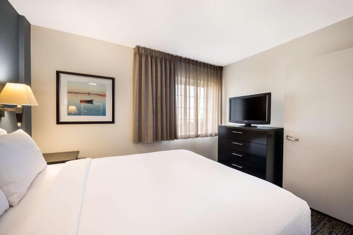 Sonesta Simply Suites Houston CityCentre I-10 West