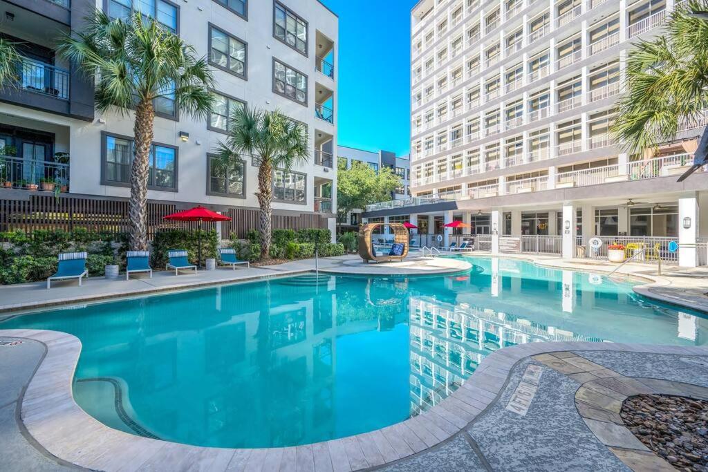 Ultimate Retreat Near GALLERIA-POOL