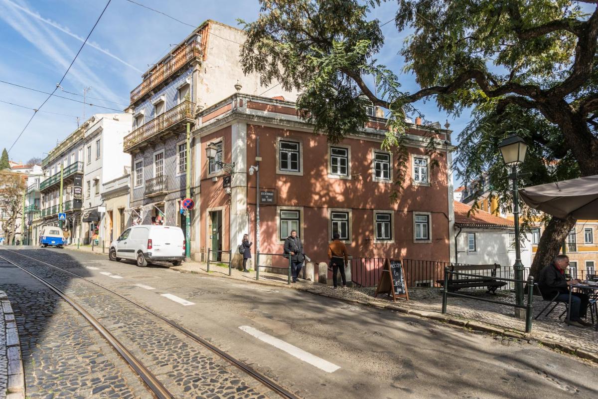 Alfama Tale Four-Bedroom Apartment w/ River View – by LU Holidays