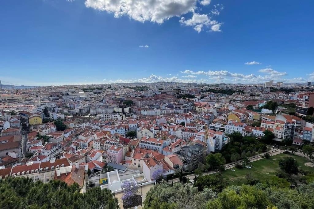 Apartamento moderno em prédio novo em Graça-Alfama