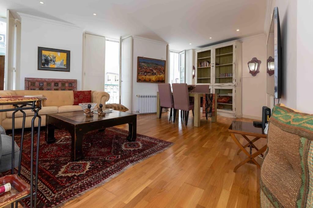 Historical 3 Bedroom Duplex Apartment in Lisbon