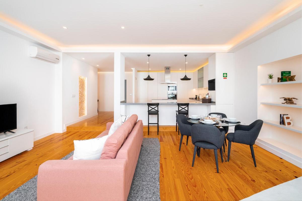 LXLUXHOME – Combro Luxury Apartment