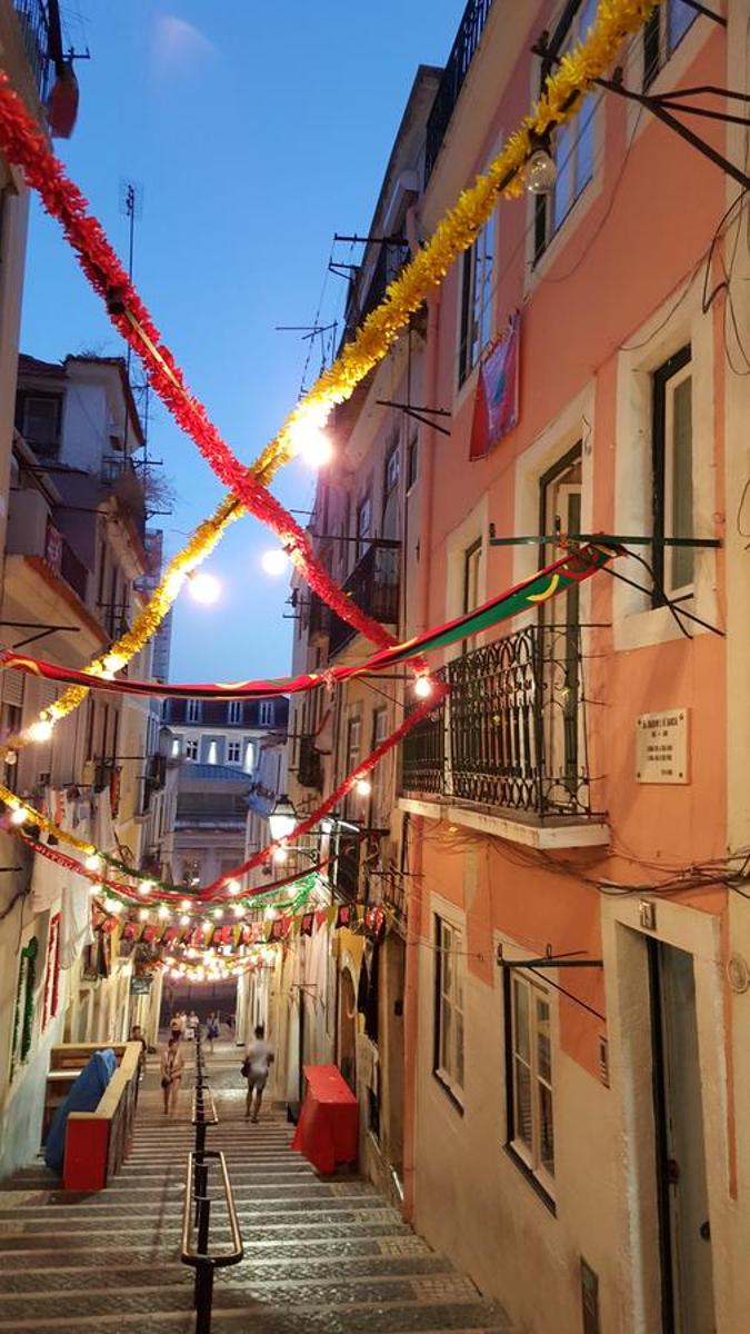 Lisbon Apartment Bairro Alto – Bica 1