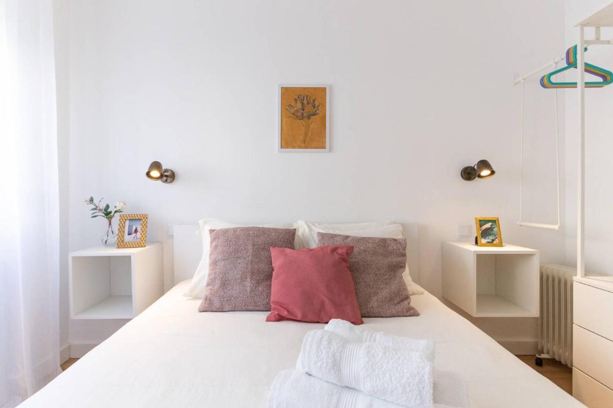 Serene 2-bedroom flat with garden view in Benfica