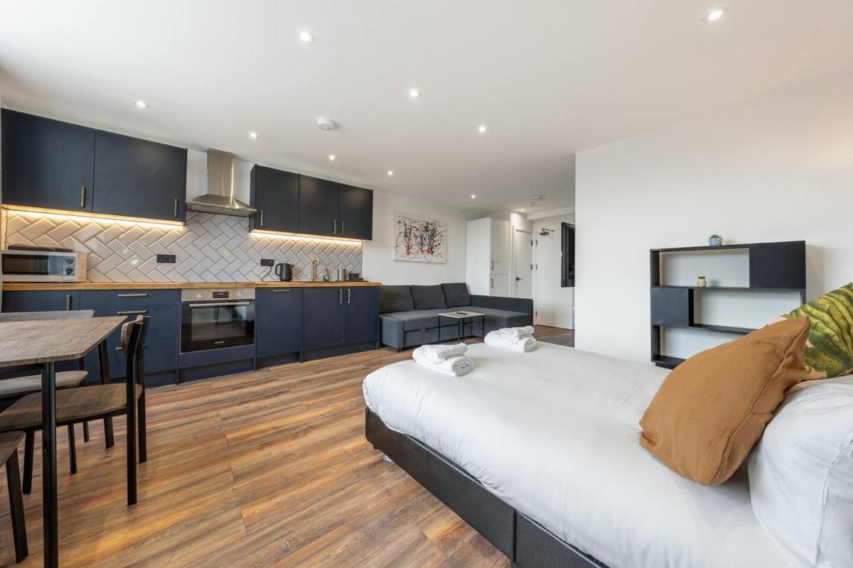 3 West London Brand New Loft