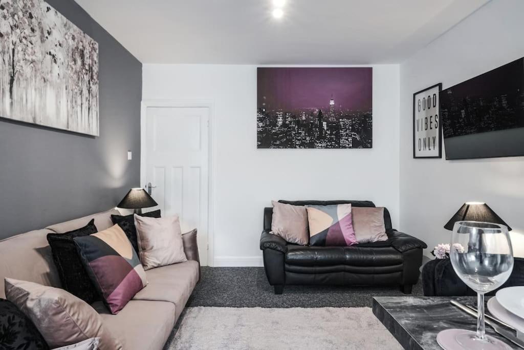 4 Bed Flat Sleeps up to 10 Close to Brixton