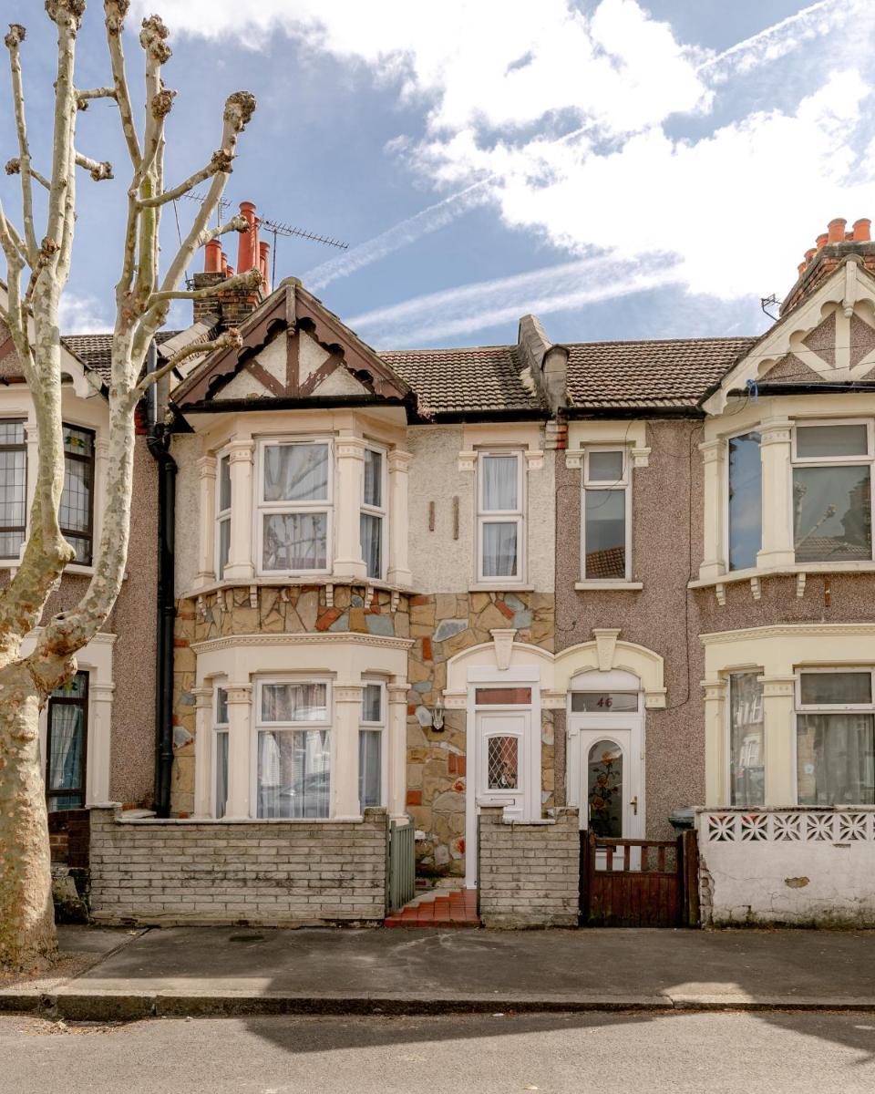 Beautiful 4-Bed House with garden in london