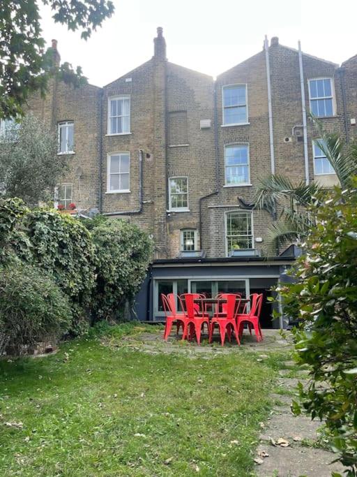 Beautiful London Victorian house, sleeps 12