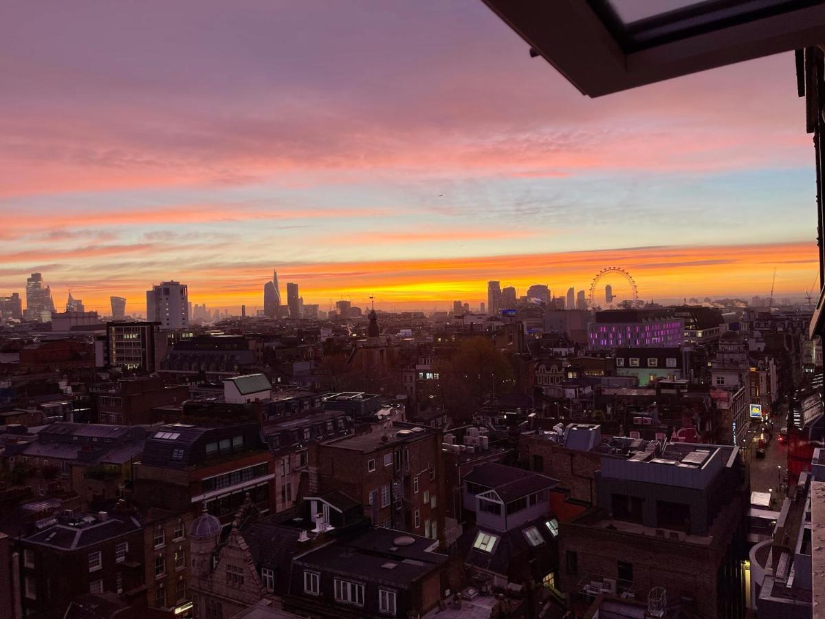 Bright 2-Bedroom in Soho High-Rise with Skyline Views