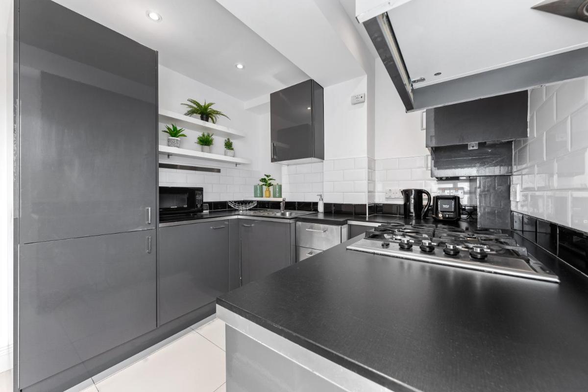 Central London Two Bedroom Serviced Apartment – Nine Elms Luxury Stay – Vauxhall & Westminster