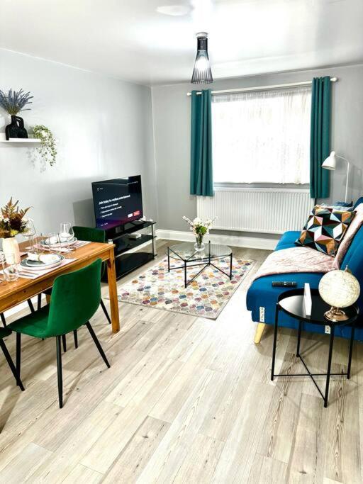 Charming 1-Bed Flat- Free WiFi & On-Street Parking