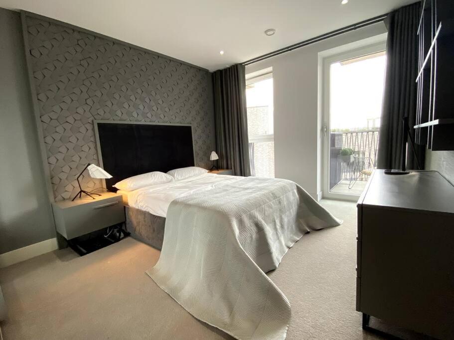 Club White London Bridge One Bedroom Apartment