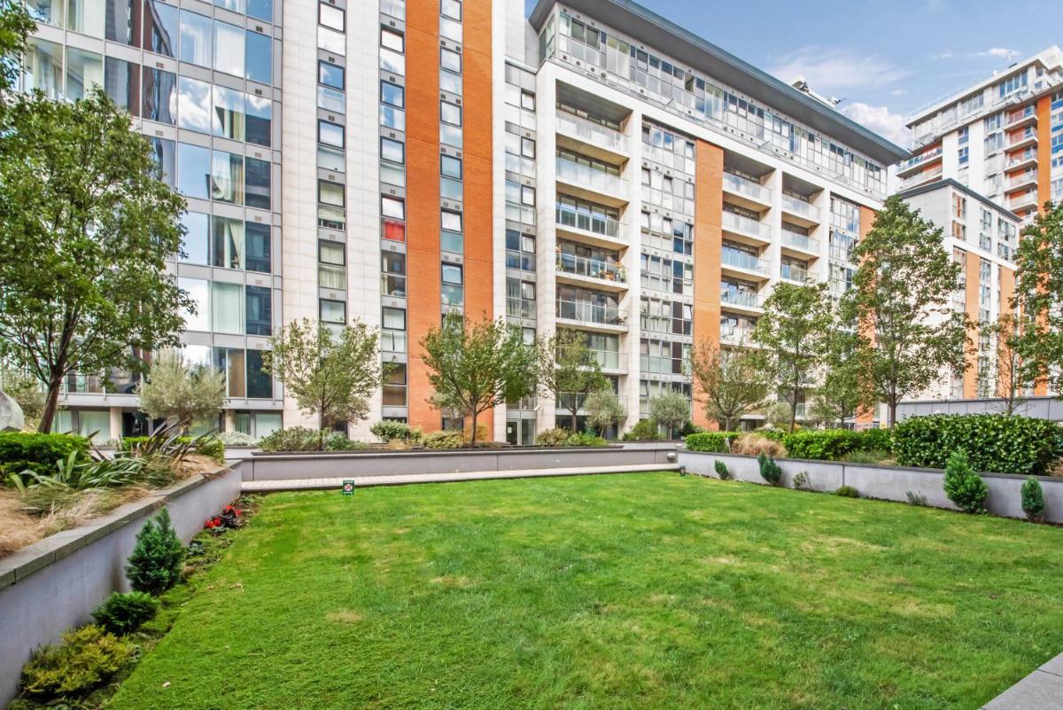 Cosy Modern1 Bed Apartment, by Excel London, City Airport & O2