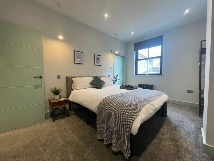 Cute 1-Bedroom Ground Apartment in Stoke Newington