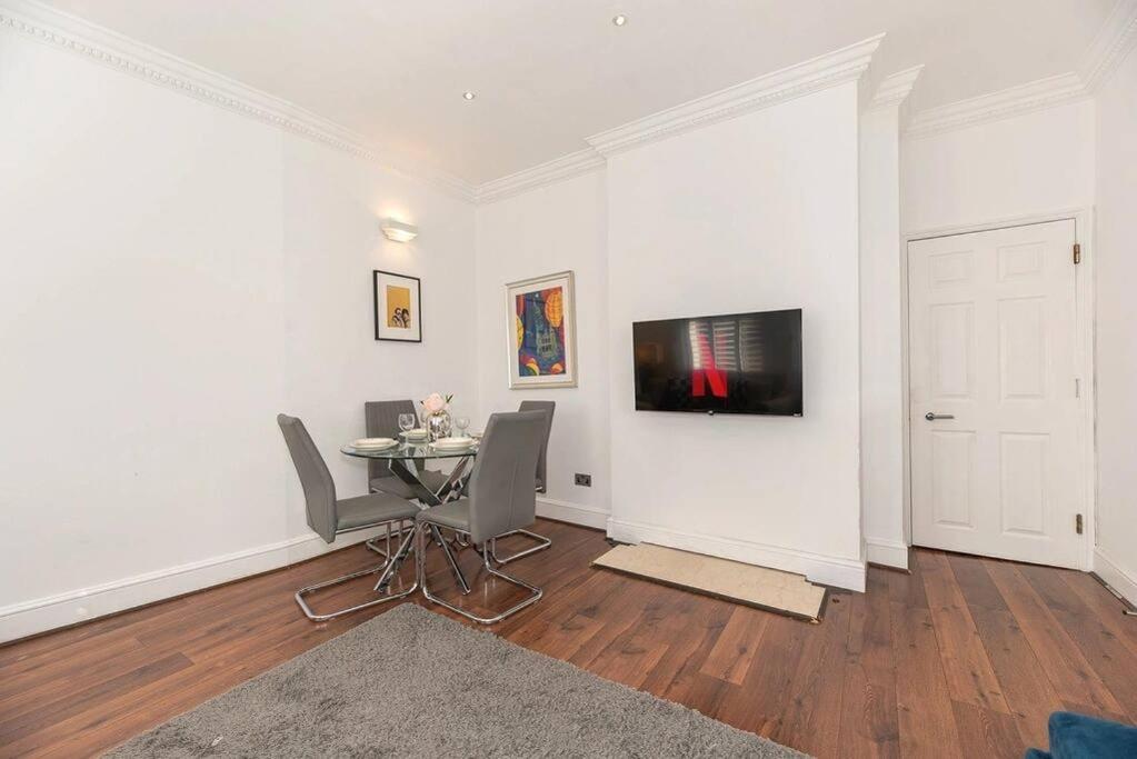 Discover London Central 2 Bedroom in Kensington