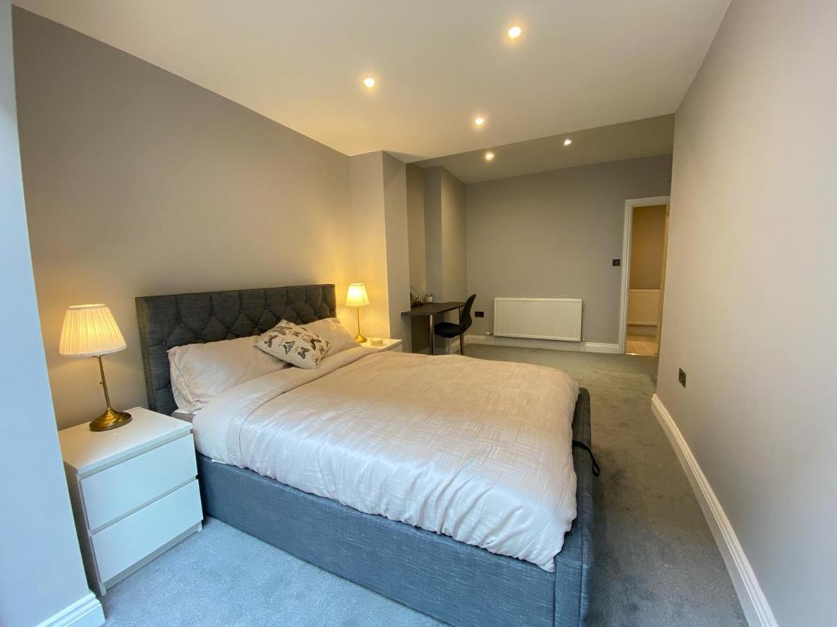 Hammersmith Flat 2 Bedrooms LGF