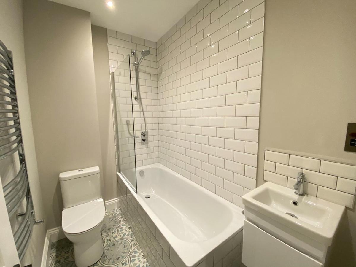 Hammersmith Flat 2 Bedrooms LGF