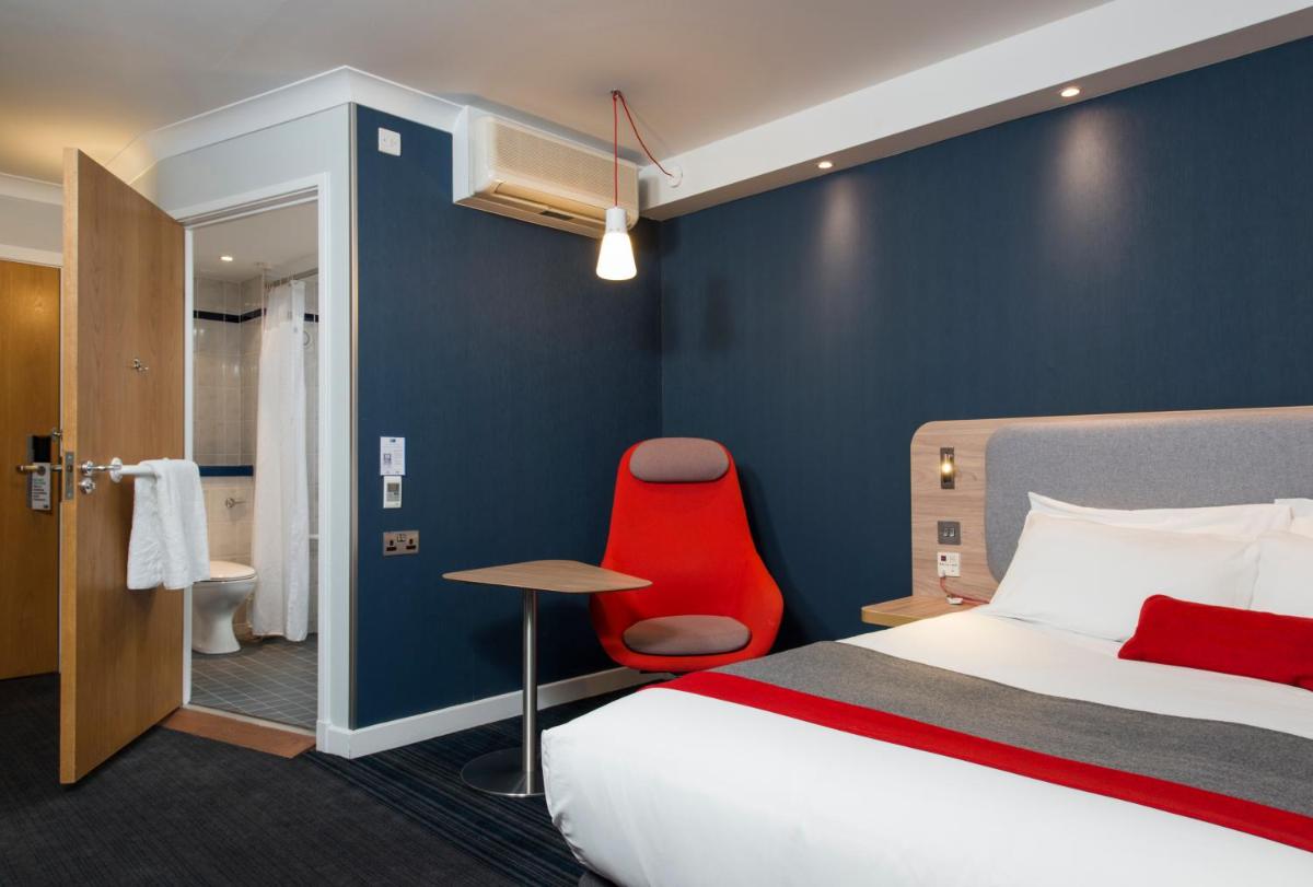 Holiday Inn Express London-Hammersmith, an IHG Hotel