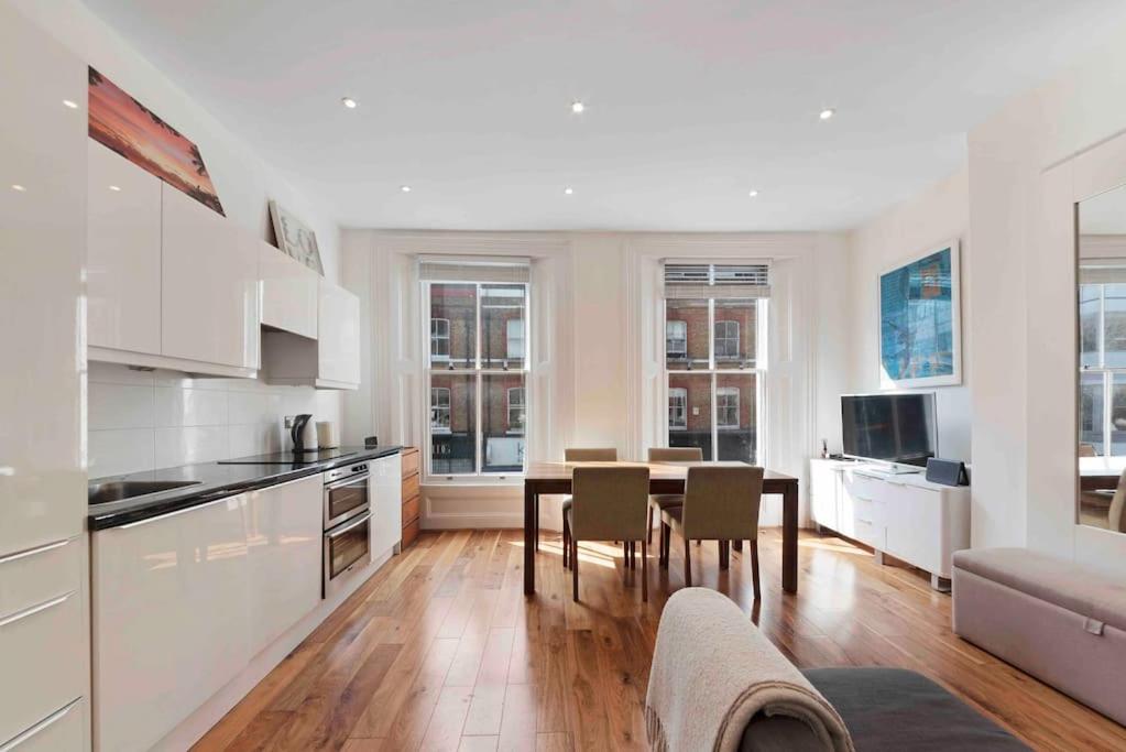 Huge 1 bed -sleeps 4 De Lux Soho Fitzrovia Suite