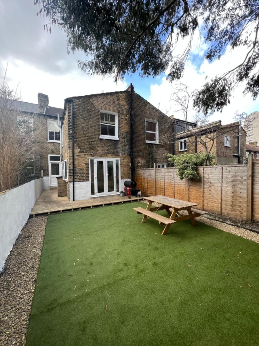 Lovely 2-Bedroom Victorian Flats