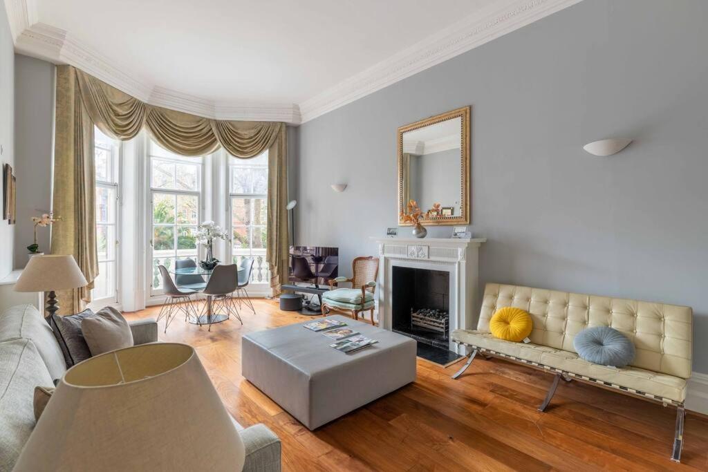 Luxury 2-Bedroom Flat in Knightsbridge by LandIn