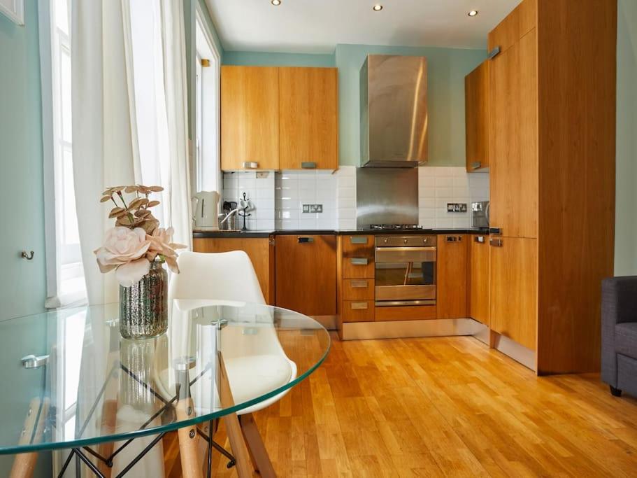 (Oxford Street – Piccadilly Circus) Apartment Central London