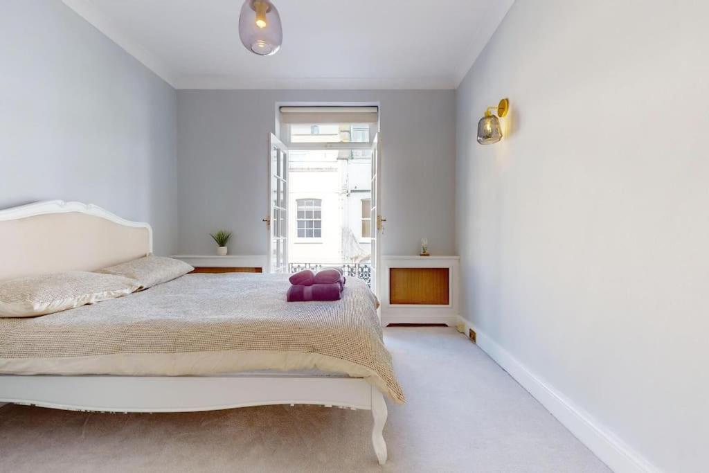 Prime Location Prince’s Gate Mews 4BD 3 BATH