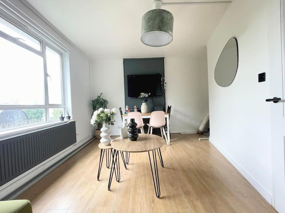 Stylish 2 bedroom flat in Angel Central Location