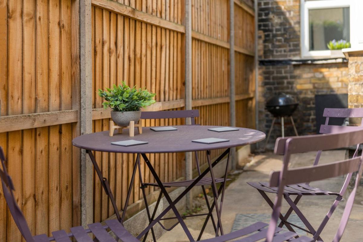 Stylish Apartment by London Eye with a Small Garden