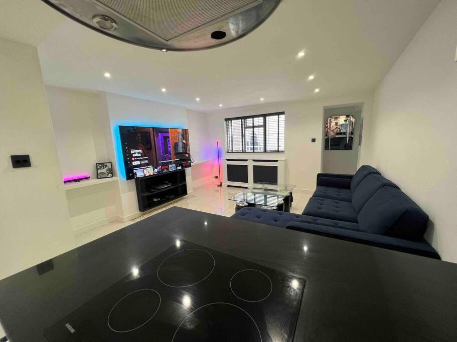 Stylish Maida Vale modern apt