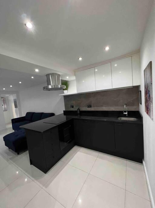 Stylish Maida Vale modern apt