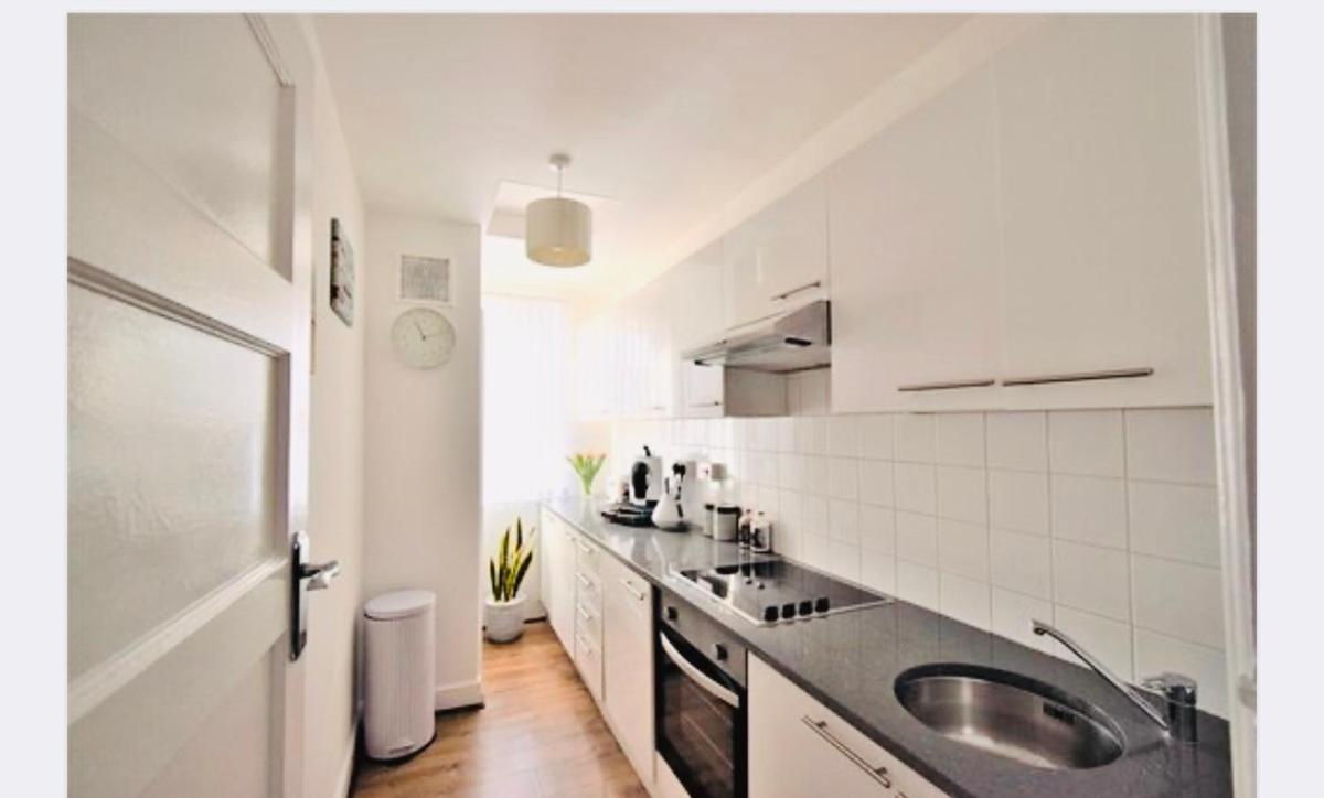 Super location 1min from metro 10min from Camden