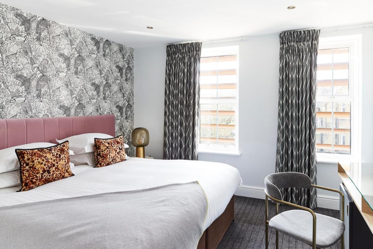 The Lodge Hotel – Putney