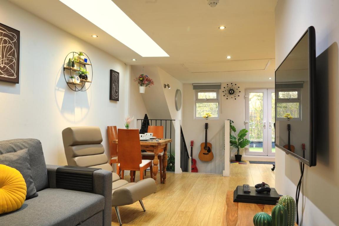 Top Floor Apartment in Islington