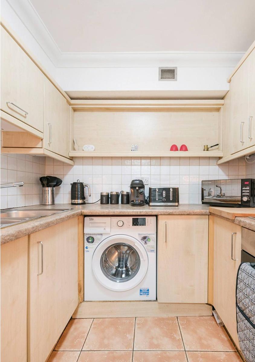 Trendy and Chic Central London 1 Bed Apartment