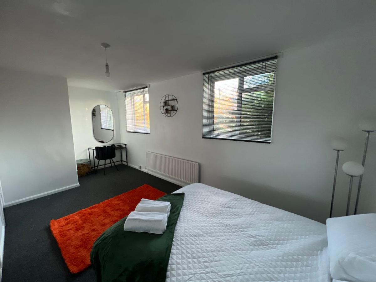 a two bedroom cosy hideaway based in greenwich