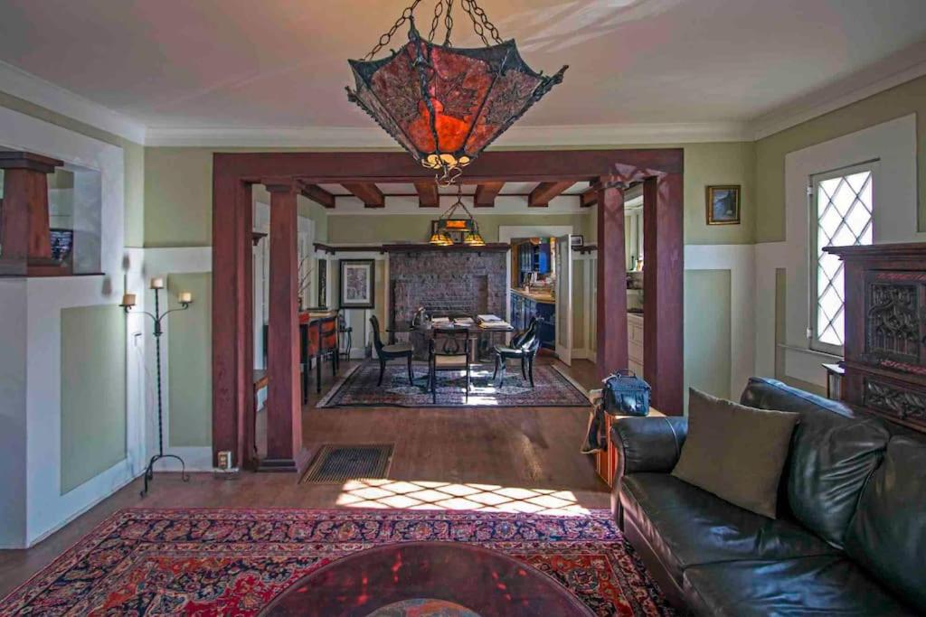 Artistic Craftsman Charm – DTLA-Pasadena-Hollywood