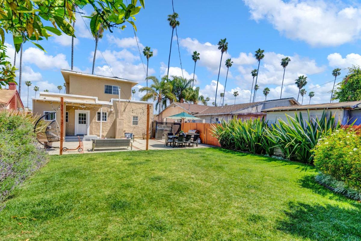 Beautifully decorated Leimert Park home close to USC and LAX