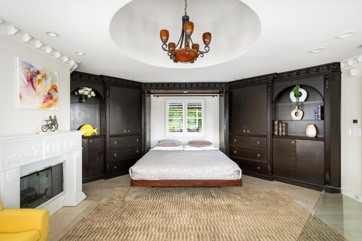 Image 2 of Bel Air Luxury Villa 6 bedrooms entire house Los Angeles