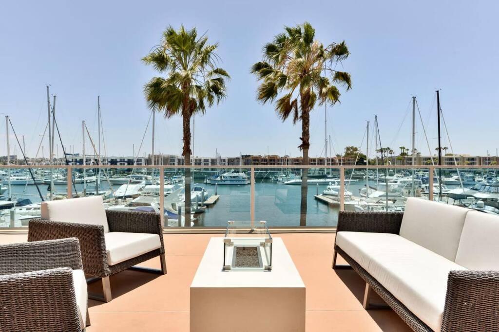 Blue Wave 2BD 2BA Stunning Marina View